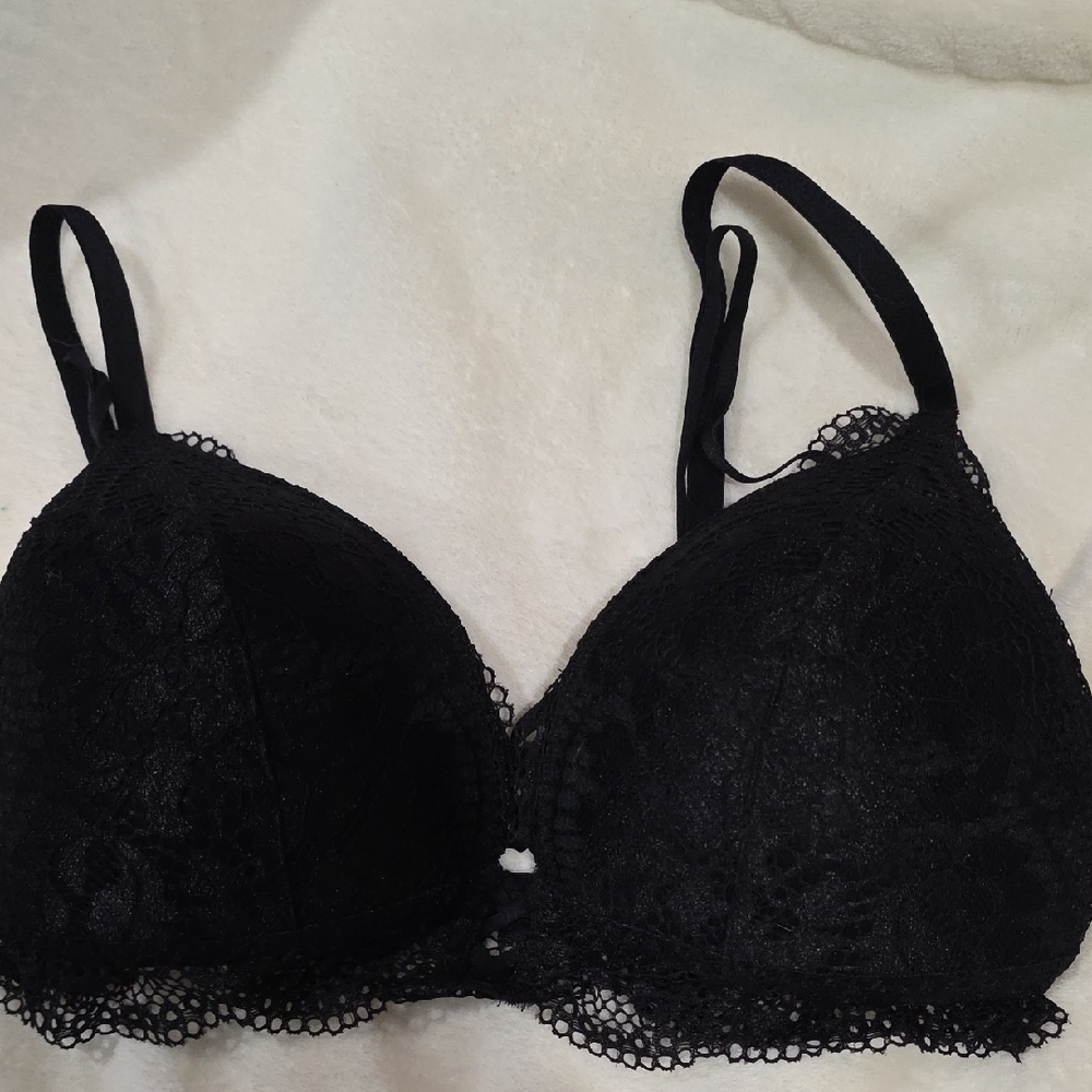 Elegant Black Lace Bralette Push Up